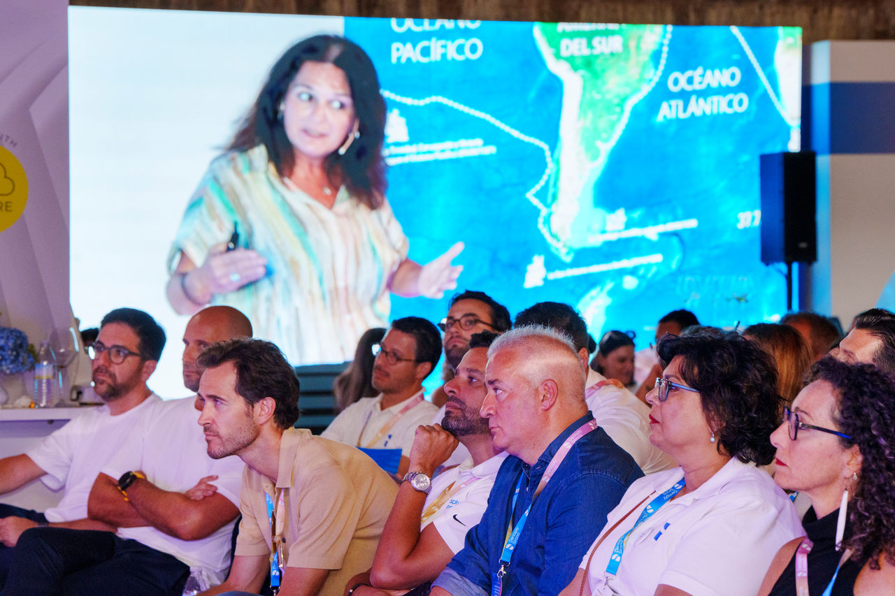 Sevilla 19 y 20/09/2025 Dentsply Sirona World
FOTO: Pepo Herrera
www.pepoherrera.com
IG: @pepo_herrera