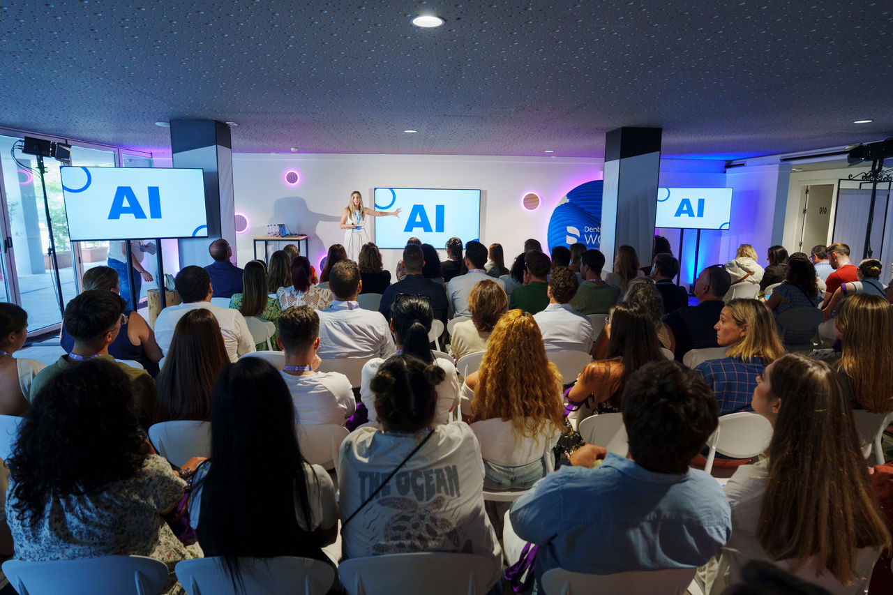 Sevilla 19 y 20/09/2025 Dentsply Sirona World
FOTO: Pepo Herrera
www.pepoherrera.com
IG: @pepo_herrera