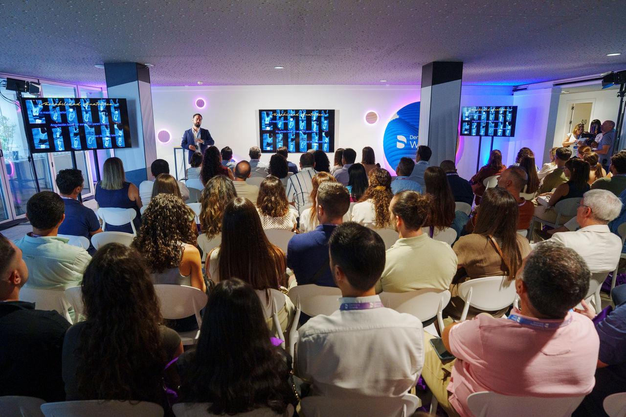 Sevilla 19 y 20/09/2025 Dentsply Sirona World
FOTO: Pepo Herrera
www.pepoherrera.com
IG: @pepo_herrera