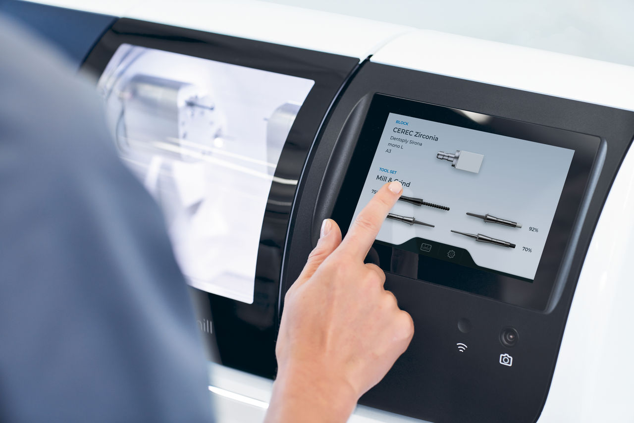 Ekran dotykowy urządzenia CEREC Primemill